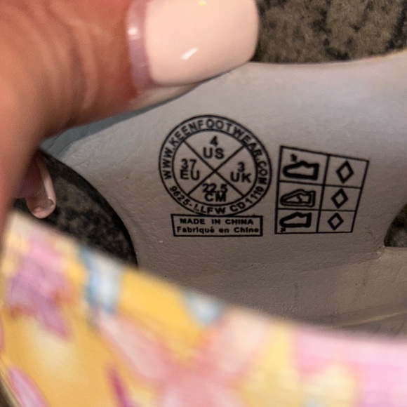 Keen Kids Sandals with Yellow and Purple Floral Design - Picture 5 of 5